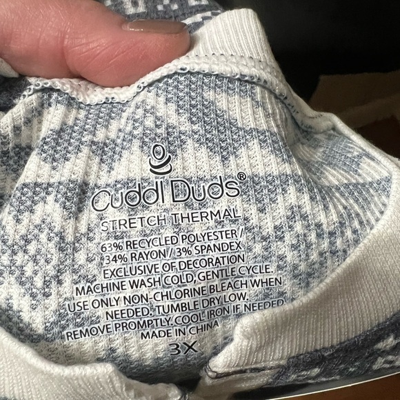NWT-Cuddl Duds-Women’s Plus Size Thermal Top with Thumbholes - Picture 3 of 10